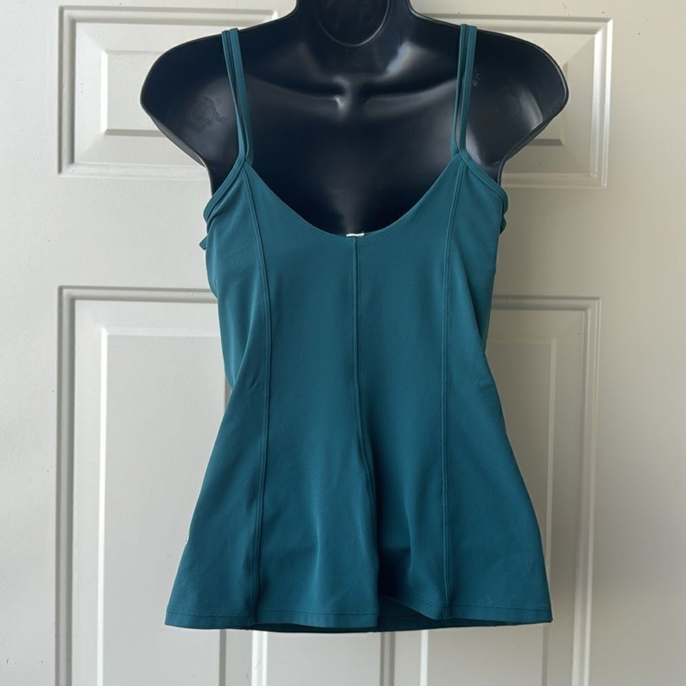 Lululemon Hugged & Held Tank
Royal Emerald Size 8 - Picture 8 of 11